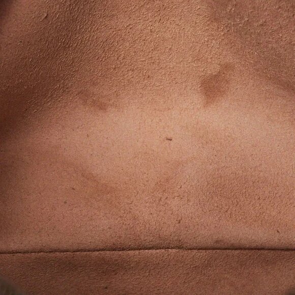 Gucci White Quilted Leather Marmont Small Camera Bag - Picture 12 of 12